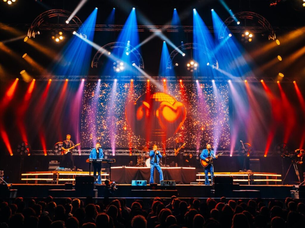 Bee Gees by Maincourse in Assen