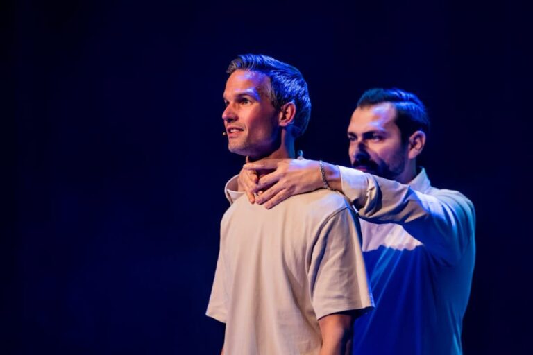Vlucht Voorwaarts: Even Leven — theater in Assen